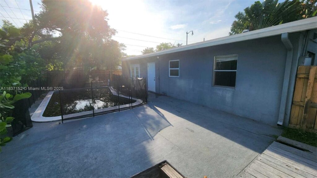 Pompano Beach, FL 33064