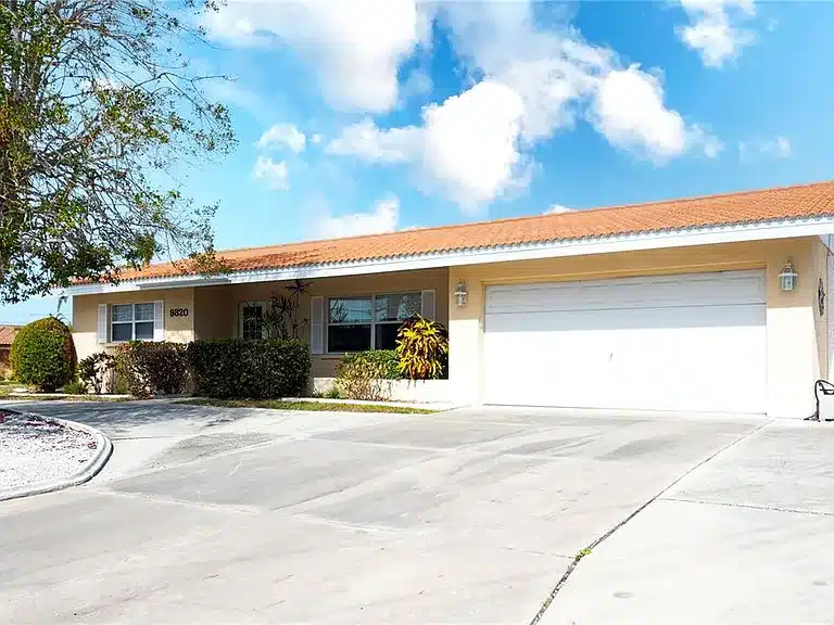 Bradenton, FL 34210