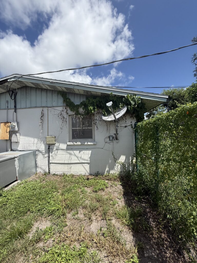Bradenton, FL 34205